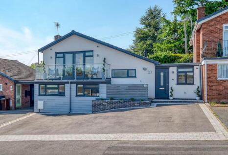 Westfields, Catshill, B61