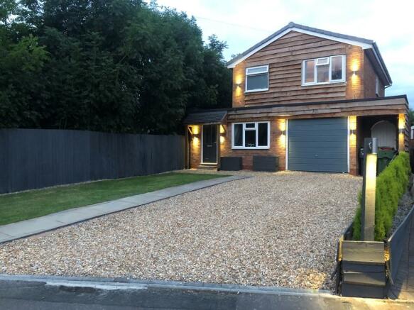 4 Bedroom Detached House For Sale In Chadcote Way Catshill