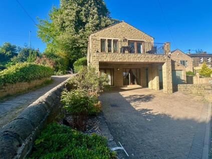 Penistone Road, Shelley, HD8 8HZ