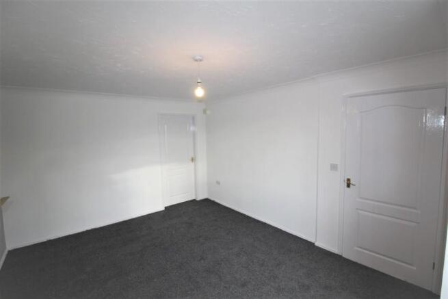 Living Room (b)