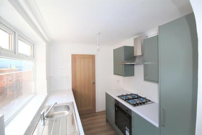 Kitchen (b)