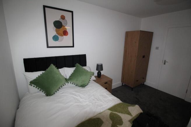 Bedroom (b)