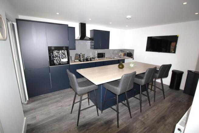 Dining Room (c)