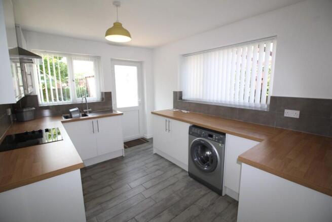 Kitchen (b) 