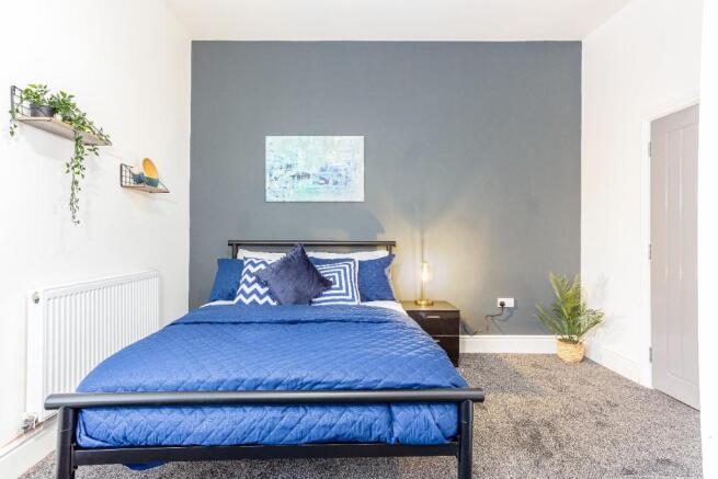 Bedroom (d)