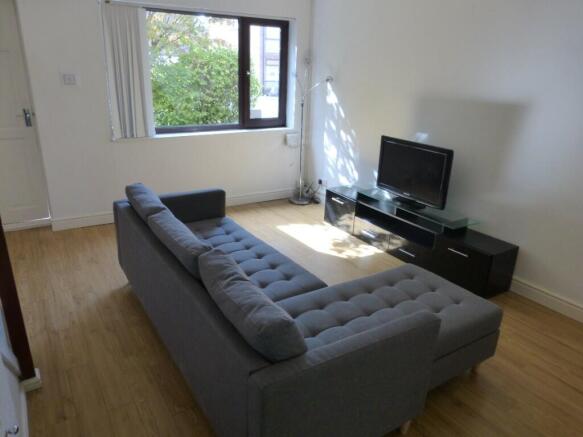Lounge (b) 