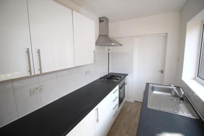 Kitchen (b)
