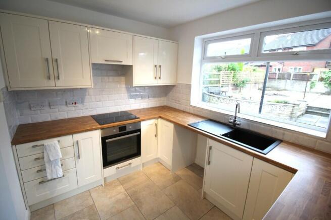 Kitchen (b)