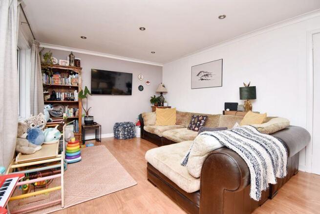 Lounge Angle 1
