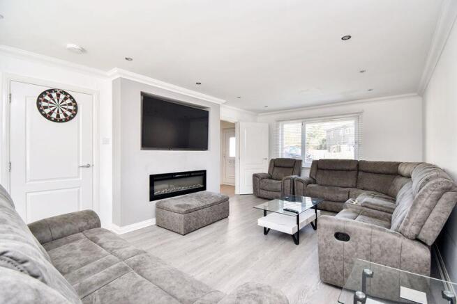 Lounge Angle 1