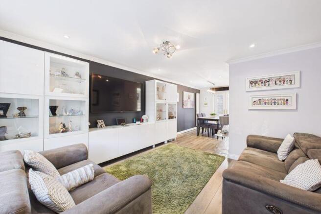 Lounge/Dining Area Angle 1