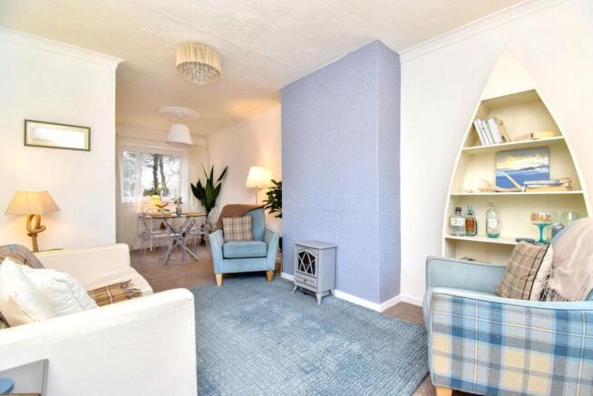 Lounge/Dining Angle 2