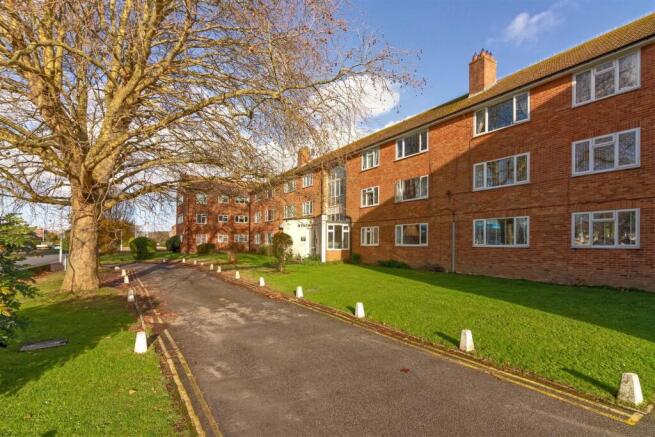 38 Meadway Front Shot.jpg