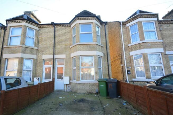 3 Bedroom Terraced House For Sale Paynesholm Peterborough