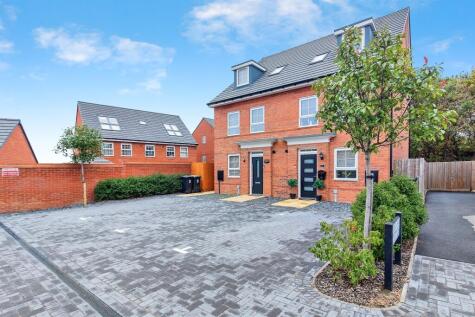 Kestrel Drive, Thrapston, Kettering