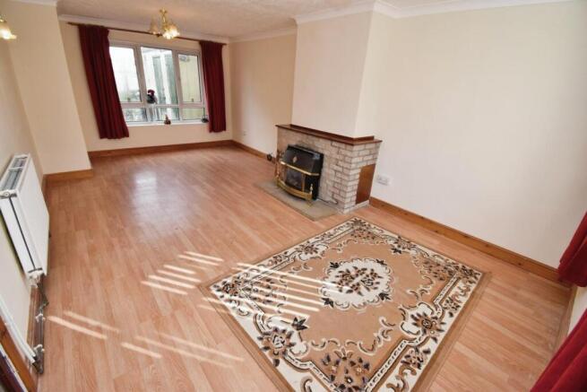 Lounge-dining room