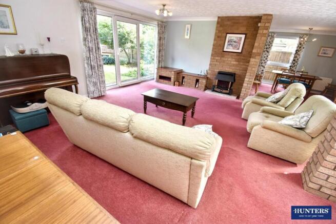 Lounge-Family room