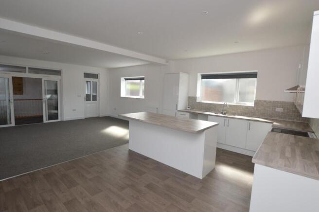 Kitchen/Dining area