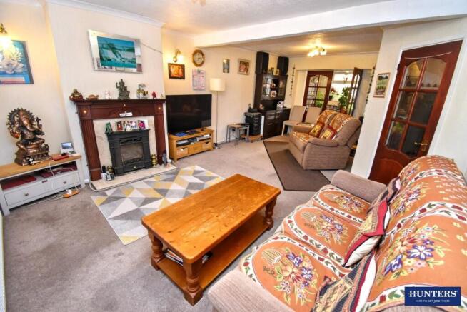 Lounge-dining room