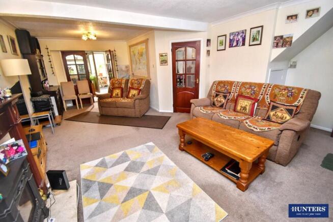 Lounge-dining room