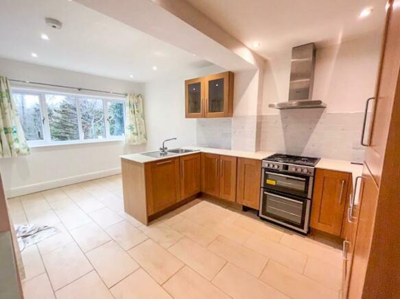 Kitchen Dining Room 1.jpg