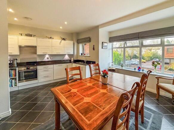 Kitchen Dining Room 2.jpg