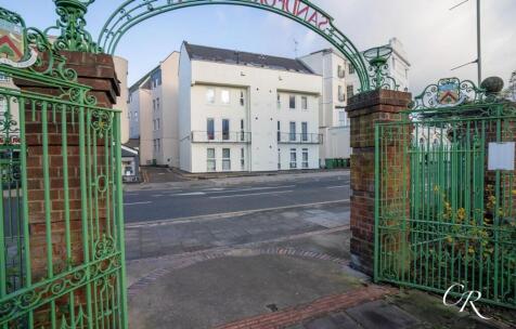 High Street, Cheltenham Town Centre