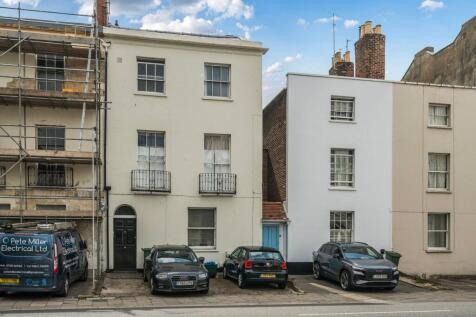 High Street, Cheltenham Town Centre, GL50 1DZ