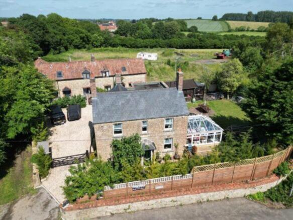 4 Bedroom Detached to rent