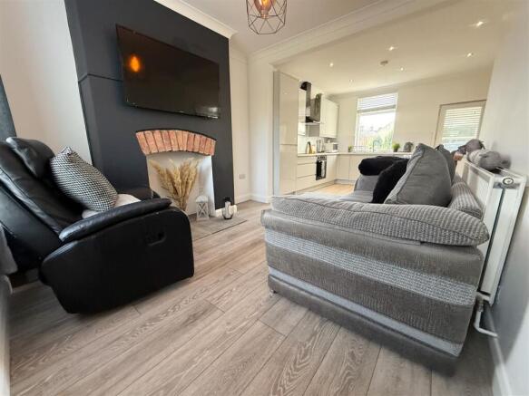 LOUNGE AREA