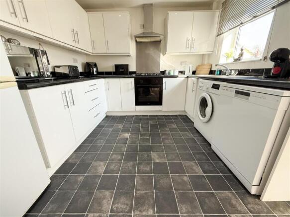 KITCHEN DINING ROOM