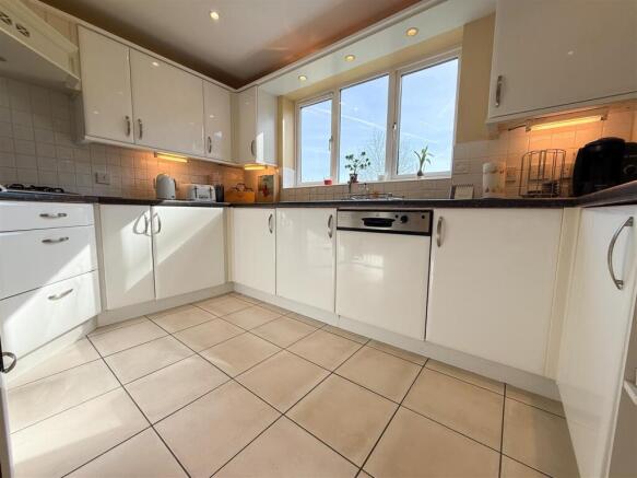 OPENPLAN KITCHEN FAMILY ROOM