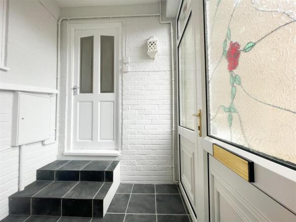 ENTRANCE PORCH