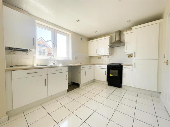 KITCHEN DINING ROOM