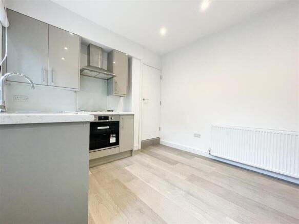 OPEN PLAN LIVING AREA