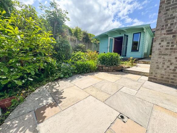 SUMMER HOUSE