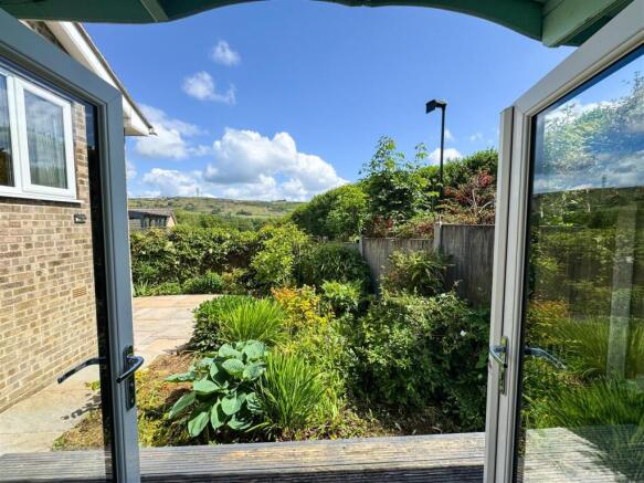 SUMMER HOUSE