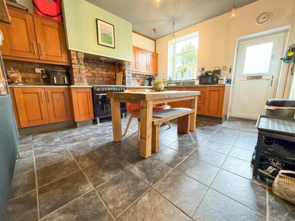 KITCHEN DINING ROOM