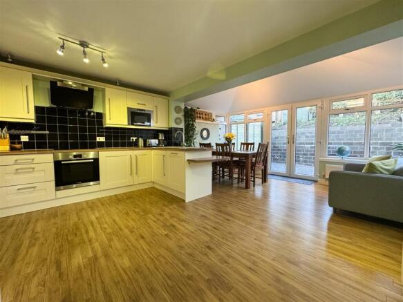 EXTENDED KITCHEN FAMILY ROOM