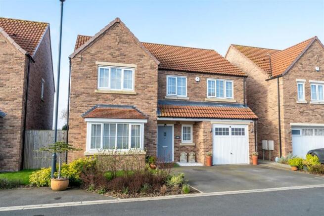 windsor close i.jpg