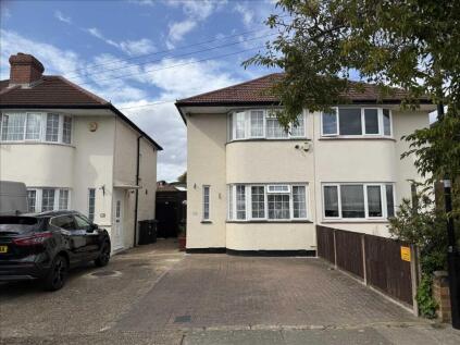 Longford Avenue, Bedfont