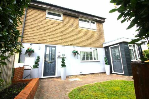 Chatham - 3 bedroom end of terrace house for sale