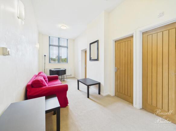 CAM02127G0-PR0347-STILL009