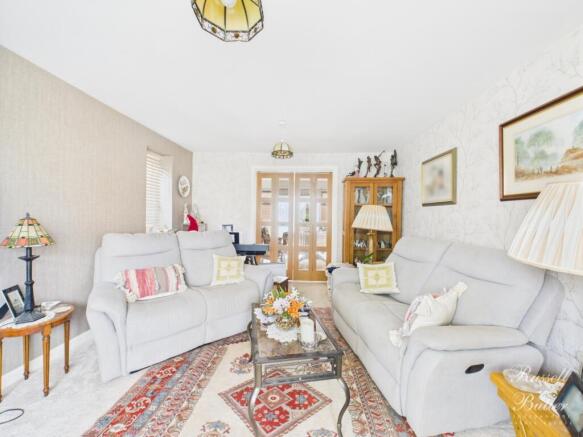 CAM02127G0-PR0296-STILL004