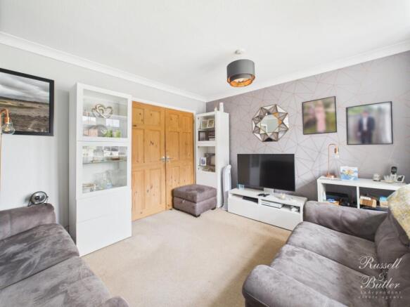 CAM02127G0-PR0304-STILL021