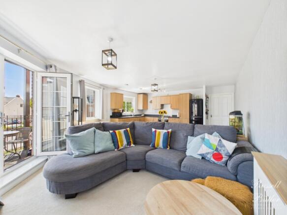 CAM01995G0-PR0329-STILL002