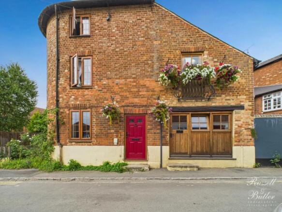 CAM01995G0-PR0334-STILL016