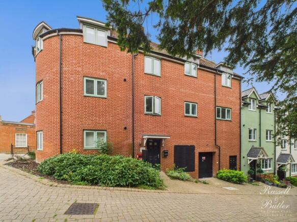 CAM01995G0-PR0336-STILL009