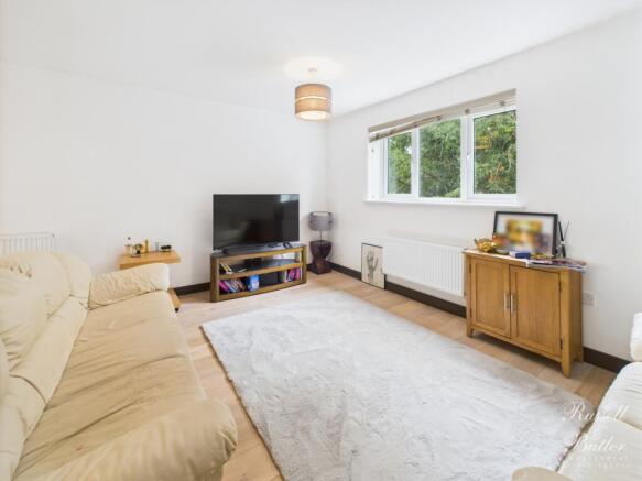 CAM01995G0-PR0336-STILL004