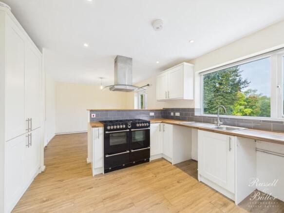 CAM01995G0-PR0378-STILL007